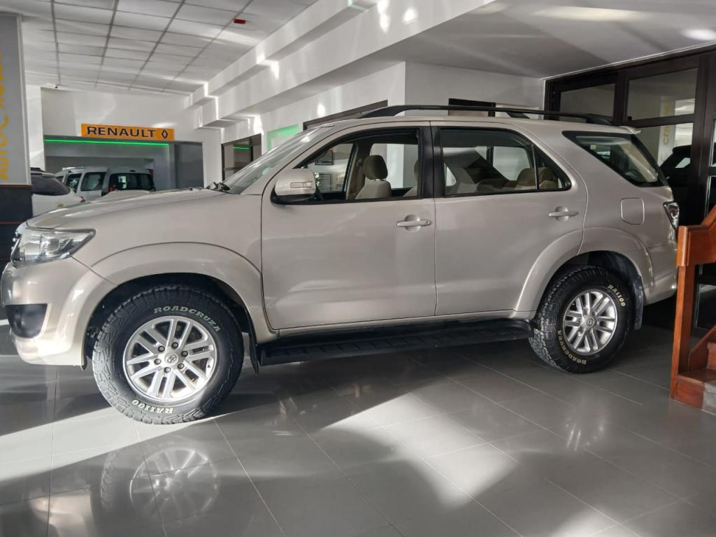 TOYOTA SW4 4X4 SRV 3.0 TDI 2014